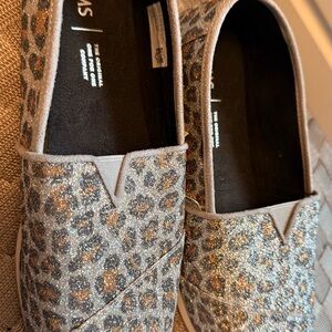Toms Sparkling Leopard Slip-Ons